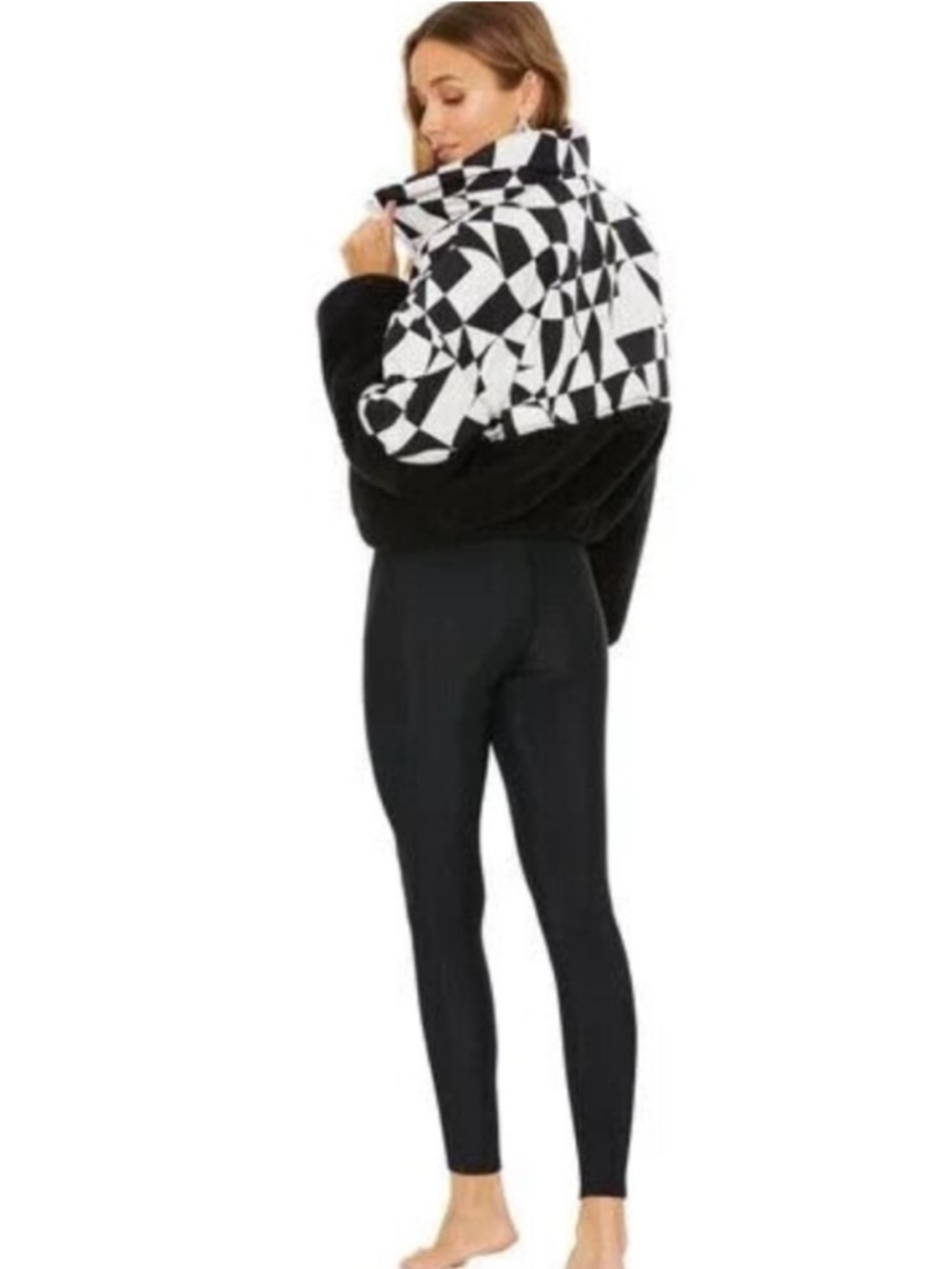 Beach Riot Lily Jacket in 70’s Geo Revolve - Picture 4 of 4